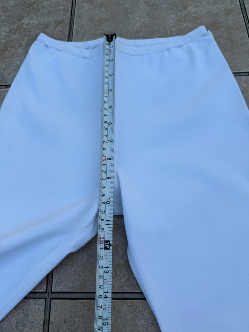 Alaia White Bermuda Leggings - Picture 7 of 12